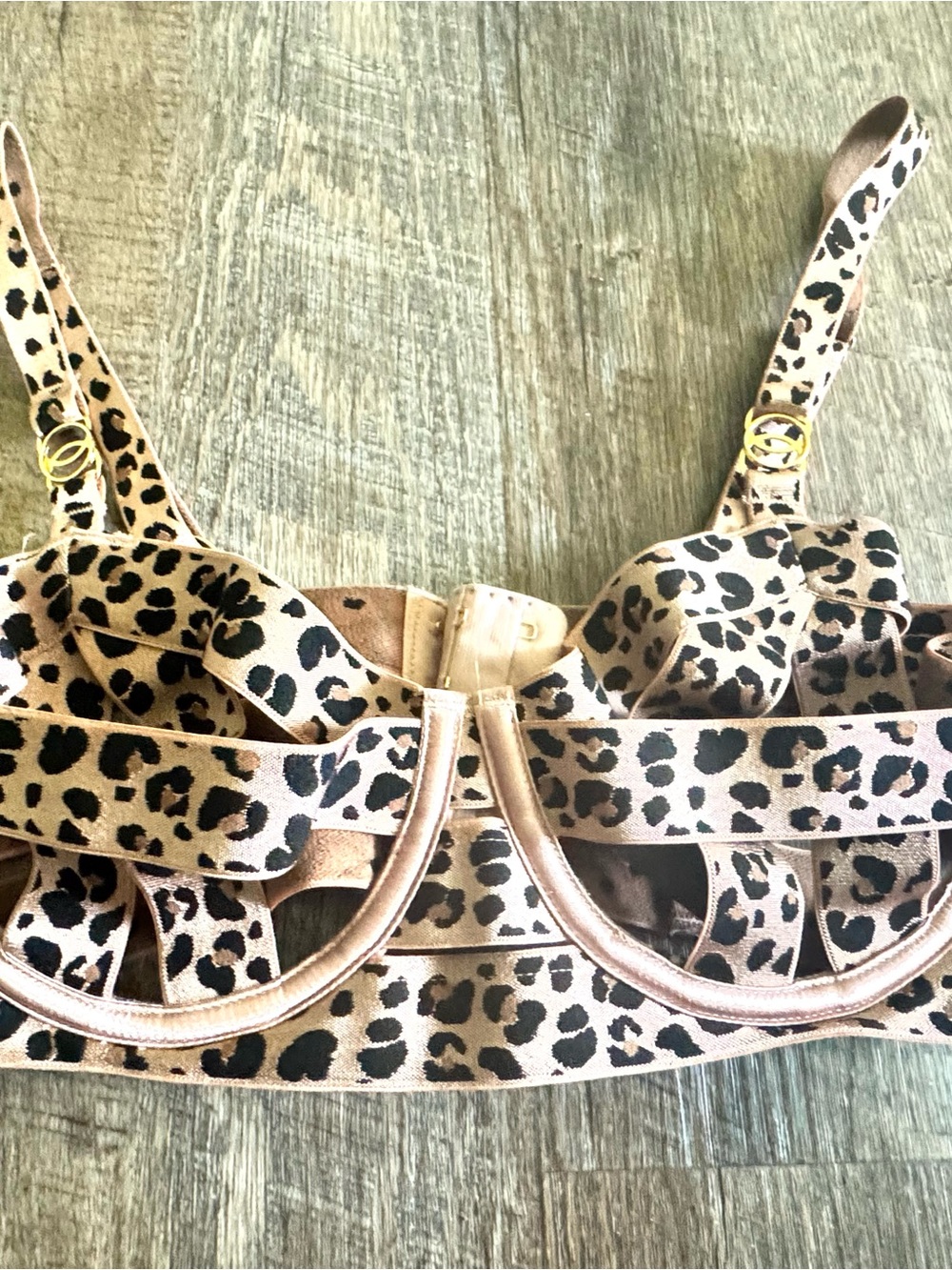 Victoria's Secret Leopard Print Underwire Bra in Tan and Black